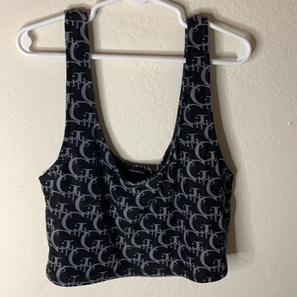 Crop top